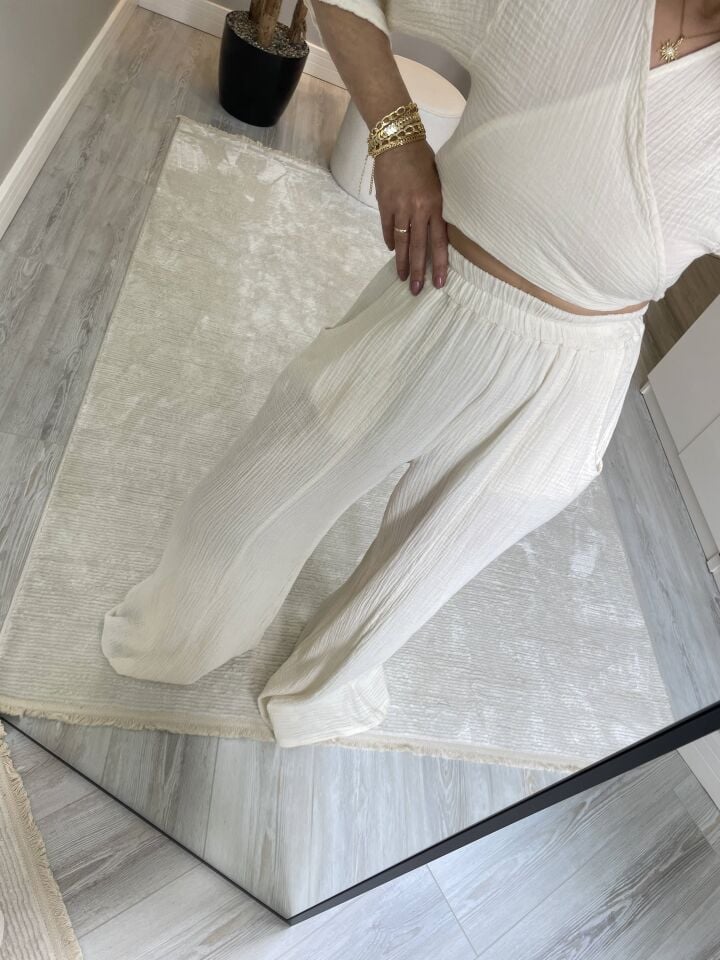 Müslin Kumaş Bağlama Detaylı Crop Bluz-Pantolon İkili Takım