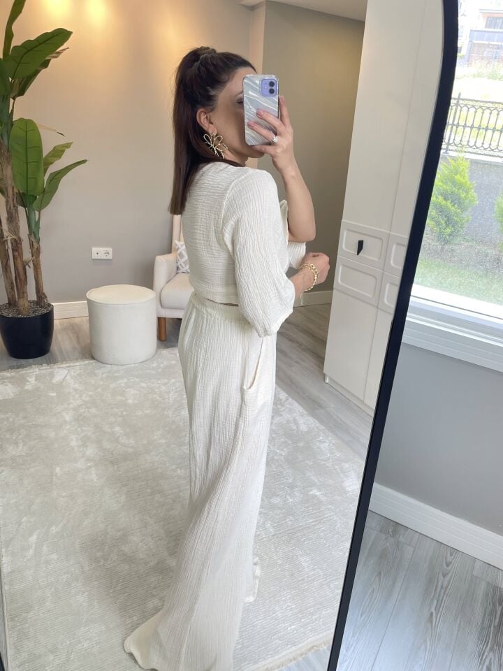 Müslin Kumaş Bağlama Detaylı Crop Bluz-Pantolon İkili Takım