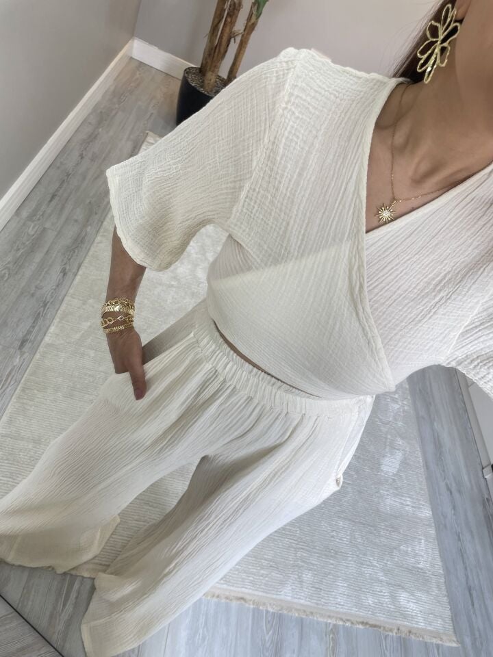 Müslin Kumaş Bağlama Detaylı Crop Bluz-Pantolon İkili Takım